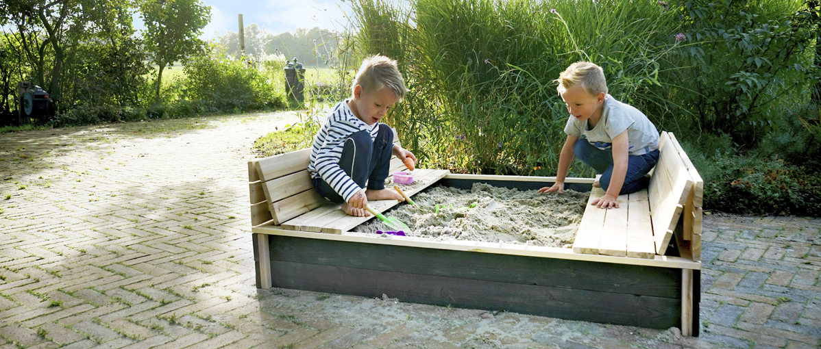 Six fun and play ideas for in your sandpit