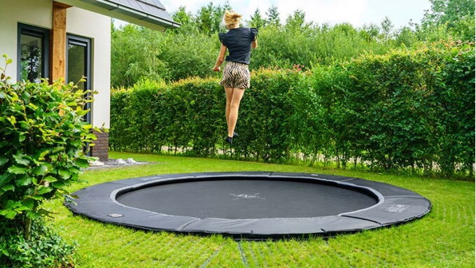 Vær forvisset om sikre trampolinspring med sikkerhedsfliser