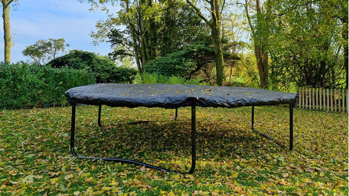 Min trampolin om efteråret og vinteren
