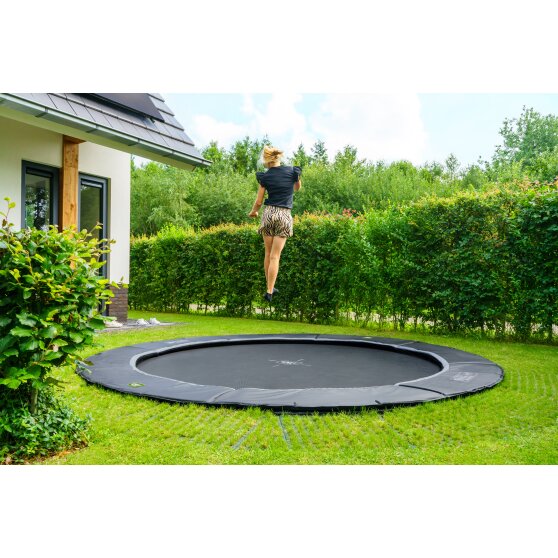 EXIT Dynamic trampolin i jordniveau ø305cm med Freezone sikkerhedsfliser -sort