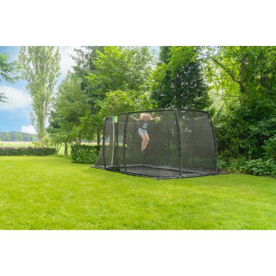 EXIT Dynamic trampolin i jordniveau 275x458cm med sikkerhedsnet - sort