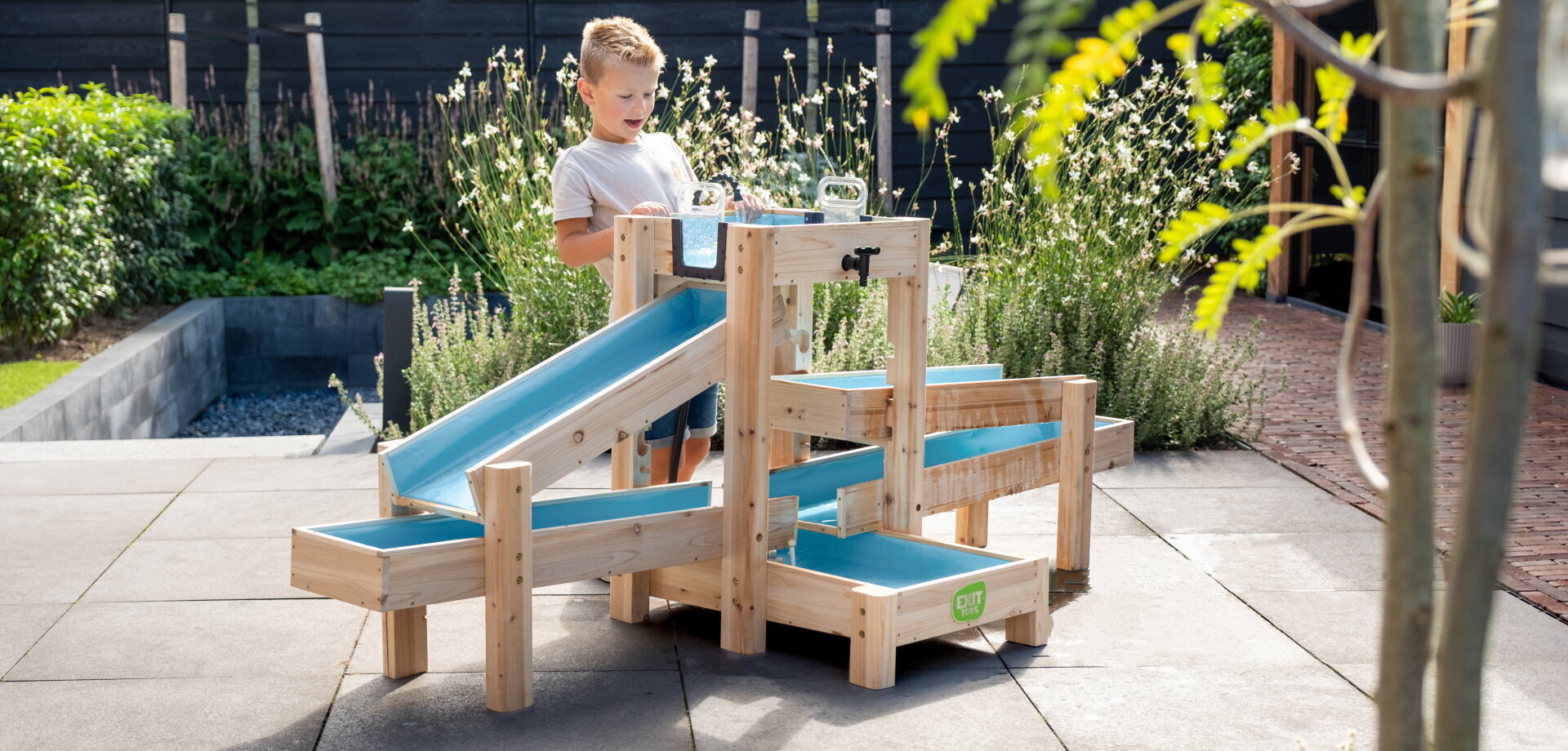 vandbane, udend&oslash;rs leget&oslash;j, sjov i haven, l&aelig;re gennem leg, pumpe og sluse